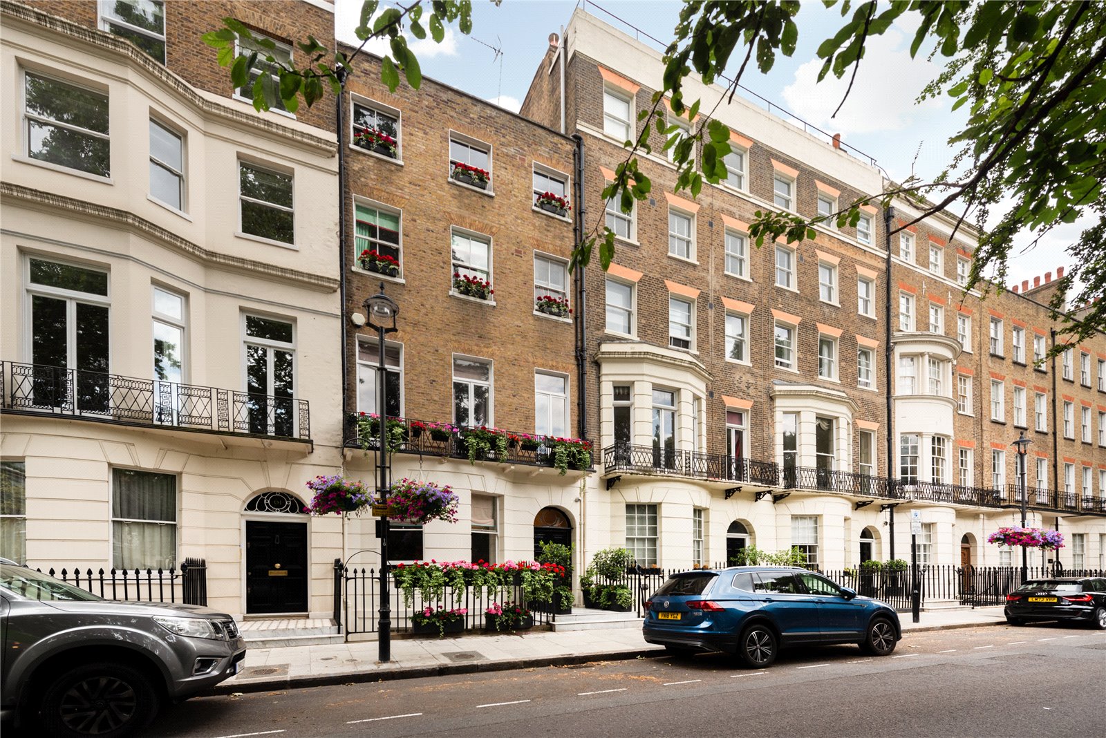 Stunning Freehold Grade II listed house for sale in Montagu Square overlooking one of London’s most desirable garden squares nestled in the heart of Marylebone.