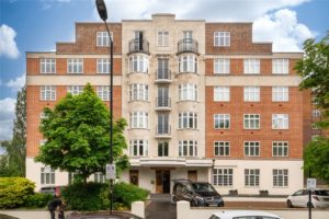 A well presented two bedroom apartment for sale in William Court, St. John’s Wood NW8.