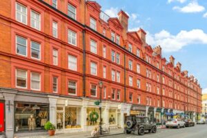 A thoughtfully designed, top floor apartment situated in the heart of Marylebone Village, W1U.
